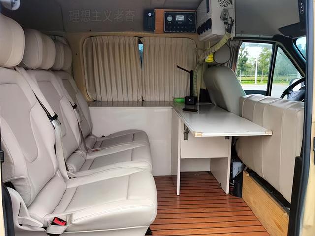 全顺改装床车旅行宿营车自驾游更实用AG真